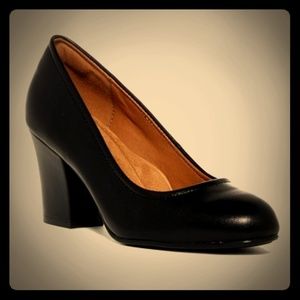 Classic Black Pump heels